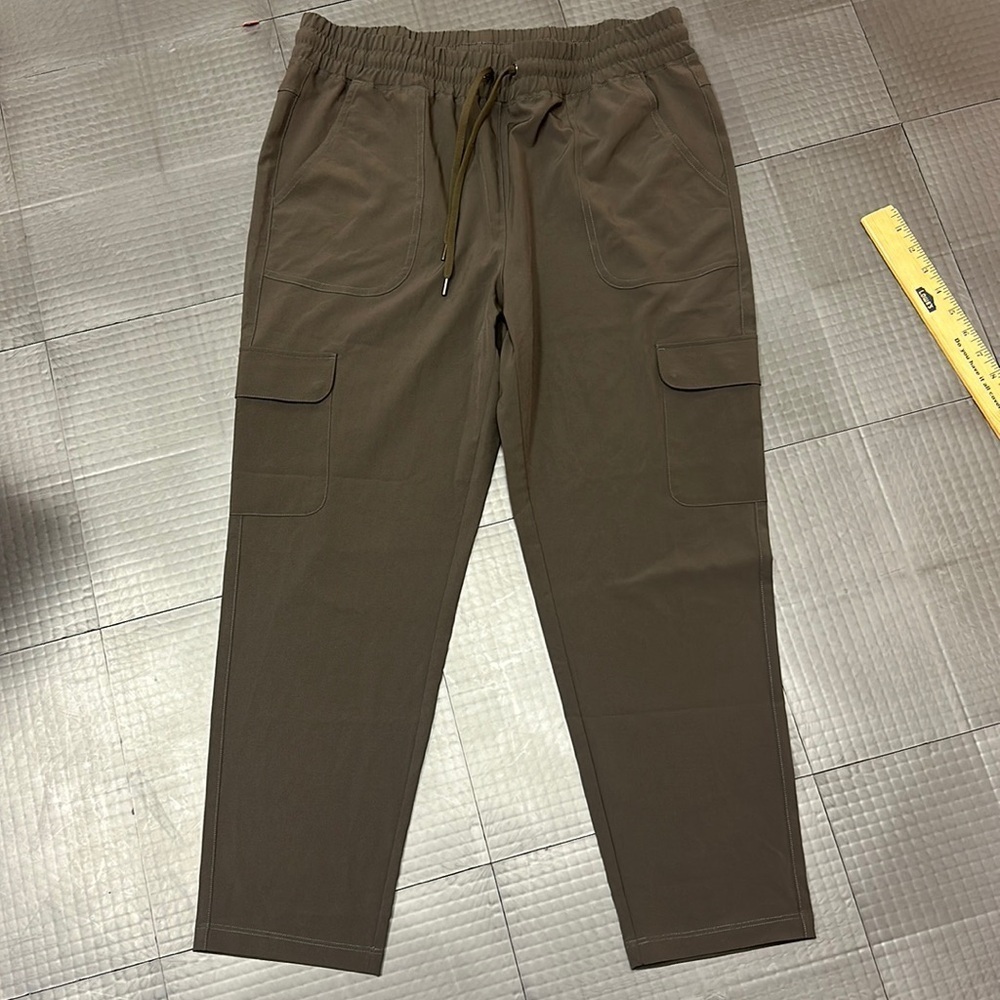 CRZ YOGA MOUNTAIN GREEN WOMENS CASUAL PANTS SIZE LARGE 12 NWT